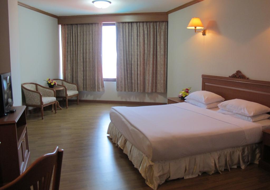 Rimpao Hotel Kalasin Room photo