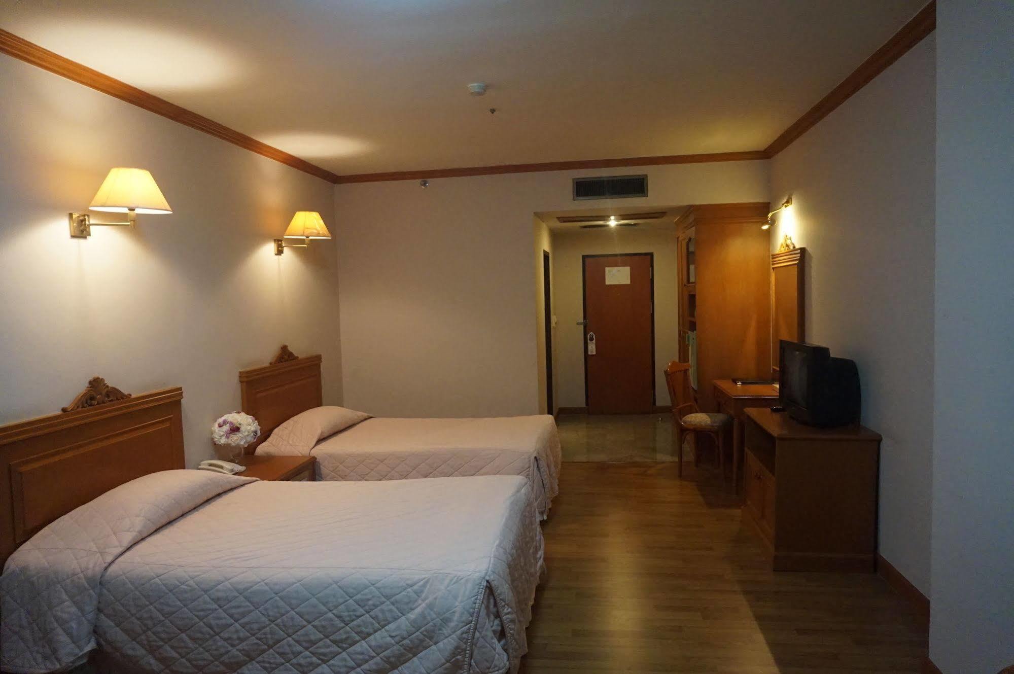 Rimpao Hotel Kalasin Exterior photo
